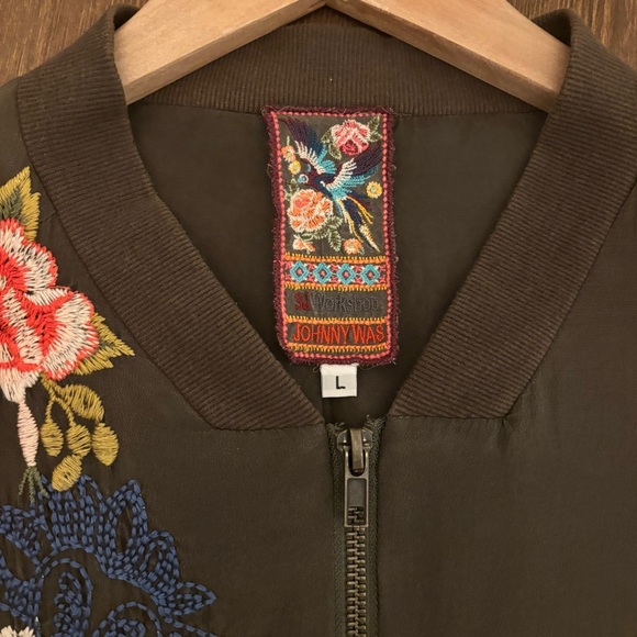 Johnny Was Lucy Crepe de Chine 100% Silk Bomber Jacket Army Green Embroidered, L - Picture 5 of 16